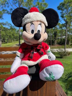 Collectible 2017 Disneyland / Disney Minnie Mouse Christmas Holiday Plush
