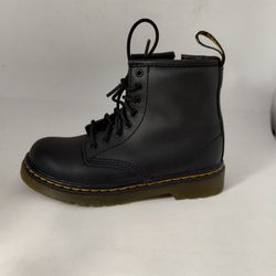 Dr. Doc Martens 15373 Toddler Kids Black Side Zip Leather Size 10 Bouncing Sole

In EUC