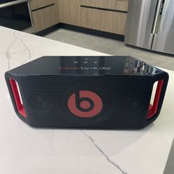 Beats by Dr.Dre BeatBox Portable Bluetooth Speaker Dual Powered Black/Red
