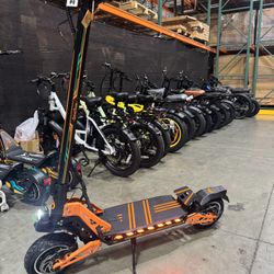 High-power dual-motor fast electric scooter