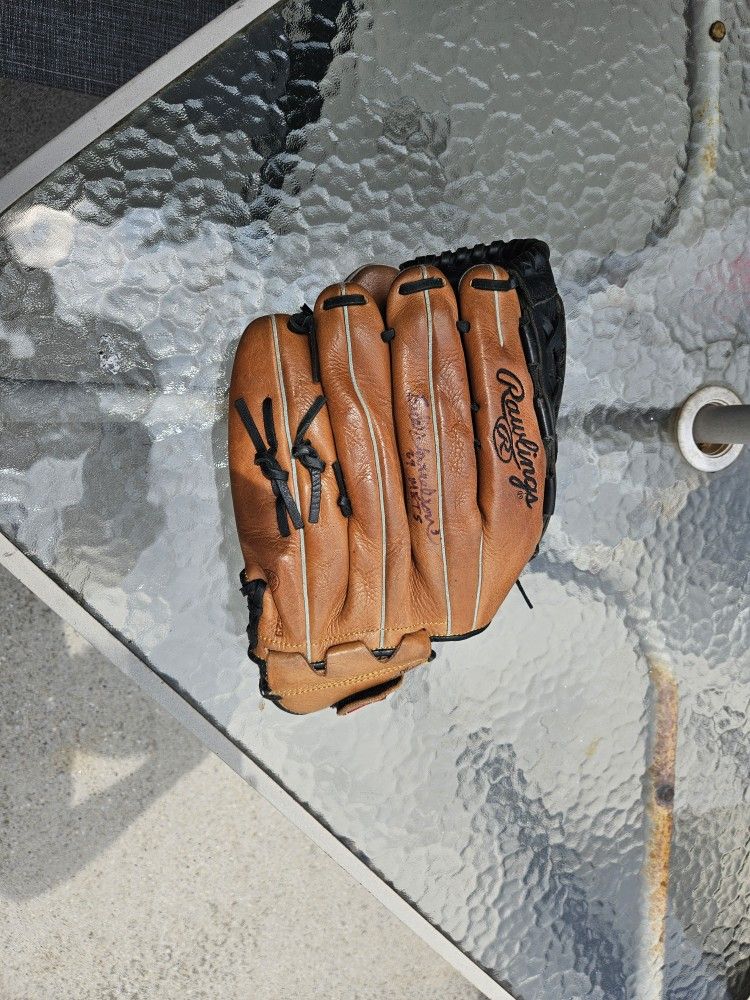 Outfielder Glove