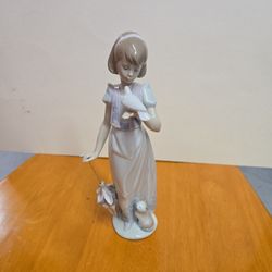 Lladro Summer Stroll 7611 W/ Box