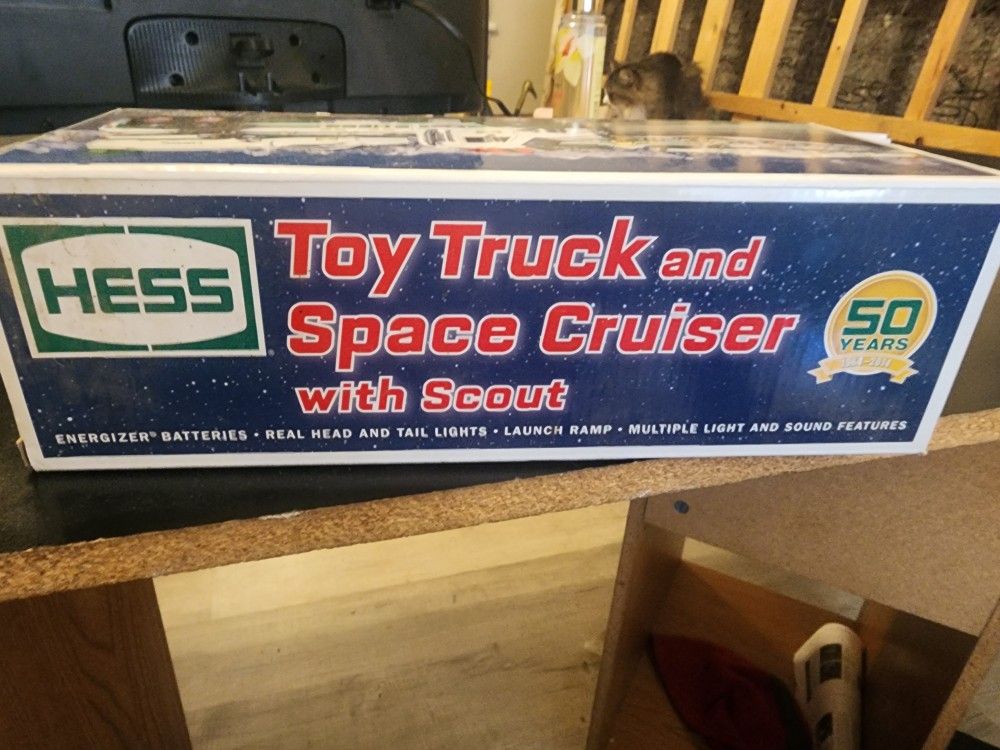 Hess toy truck and space cruiser with scout 2014