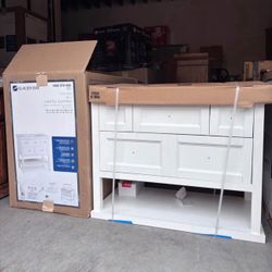 Glacier BayAshland 37 in. W x 19 in. D x 37 in. H Single Sink Bath Vanity in white w/ marble top