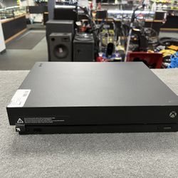 Xbox One x (843439-1)