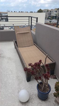 Free outdoor Lounge chair