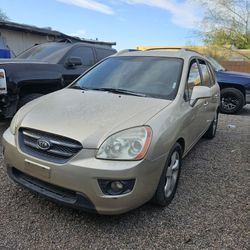 2007 Kia Rondo