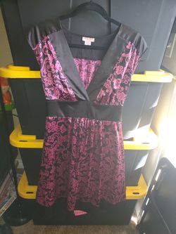 Silky paisley Guess dress - size M