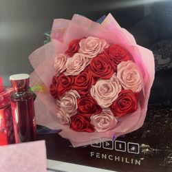 17 Count 💐 Eternal Valentine Roses!! 