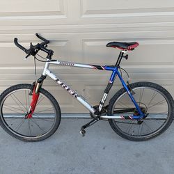 Trek 8000 Alpha SL Mountain Bike – 26”
