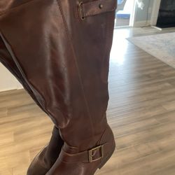 Good boat Size 7 $10