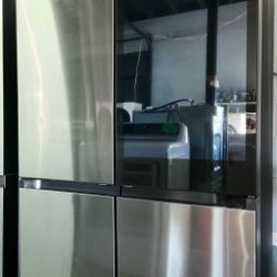 Samsung Bespoke 22.5 Cu. Ft. Bespoke 4-Door Flex French Door Refrigerator with AI Family Hub+ in Stainless Steel