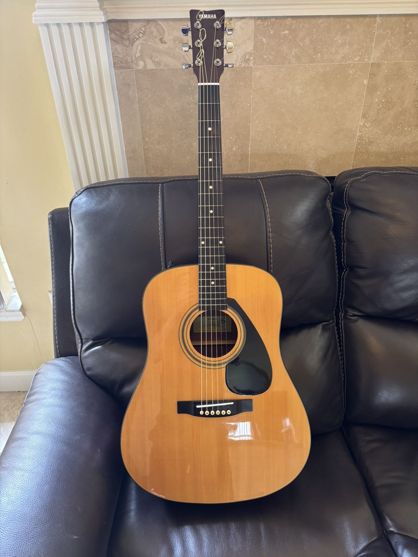 Yamaha FDO1S A/E Guitar