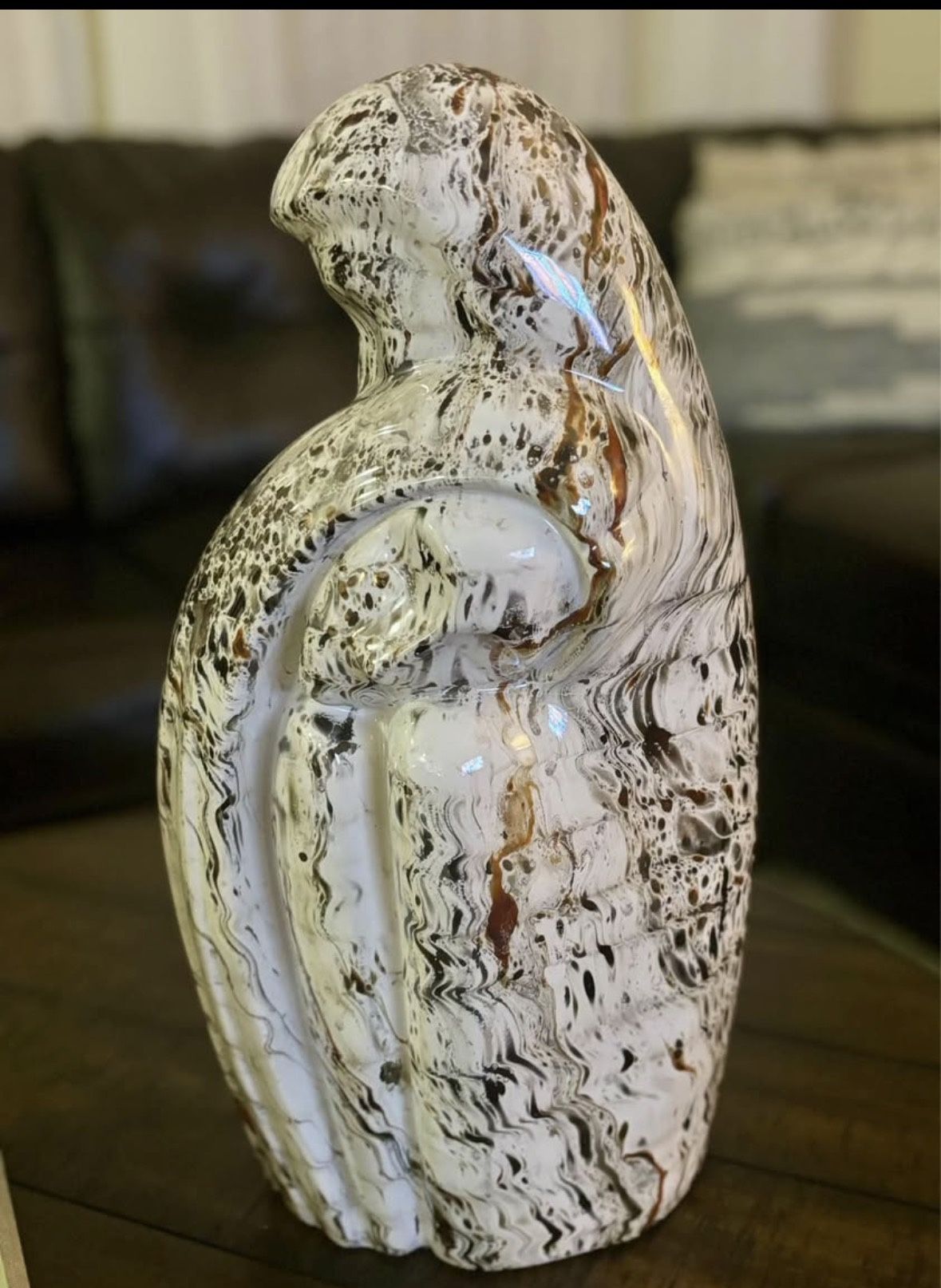 Beautiful Embracing Man & Woman Statue