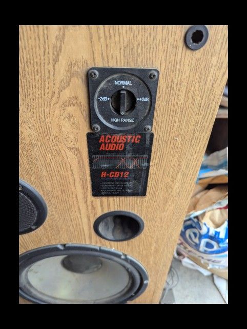 SET OF VIN TAGE ACOUSTIC AUDIO SPEAKERS