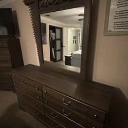 Ashley Furniture Dresser With Mirror