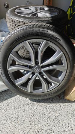 CRV Touring 2022 wheels and tires