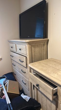 Vendo Sala, Comedor, Cama Litera Con Colchones, Chimenea Electrica,