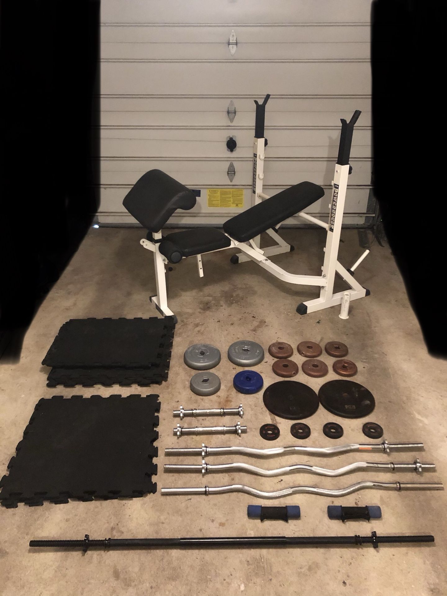 Adjustable weight bench with Squat capabilities, weights, EZ Curl and straight bar, adjustable dumbbells, flooring