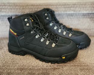 Steel toe boots