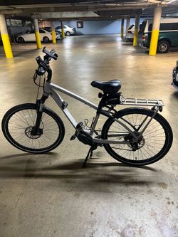 REI Co-op Cycles CTY e2.1 Electric Bike – Well Maintained