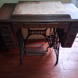 Atique Singers Sewing machine 1893