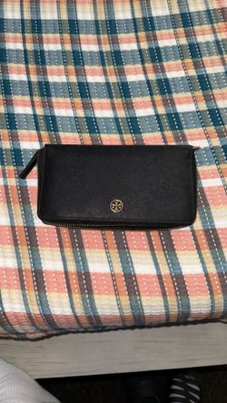 Tory Burch Robinson Saffiano leather continental zip wallet in black.
