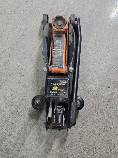 Floor jack
2 ton