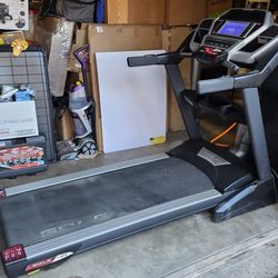 Sole F85 Professional Grade Treadmill OBO!