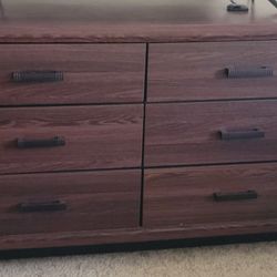 Dresser With 6 Drawers