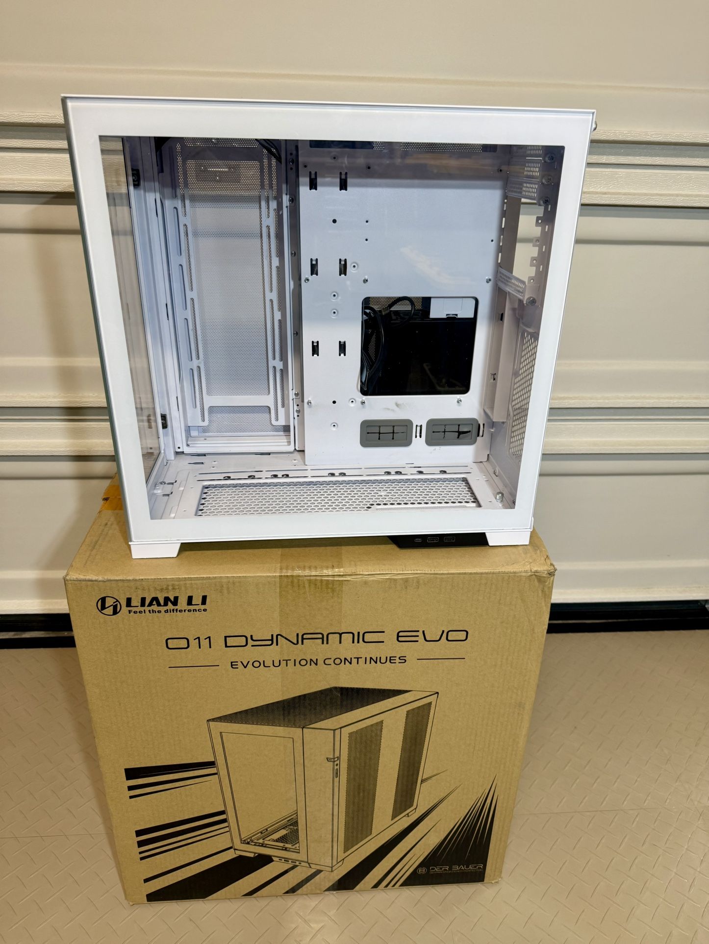 Lian Li 011 Dynamic Evo - White