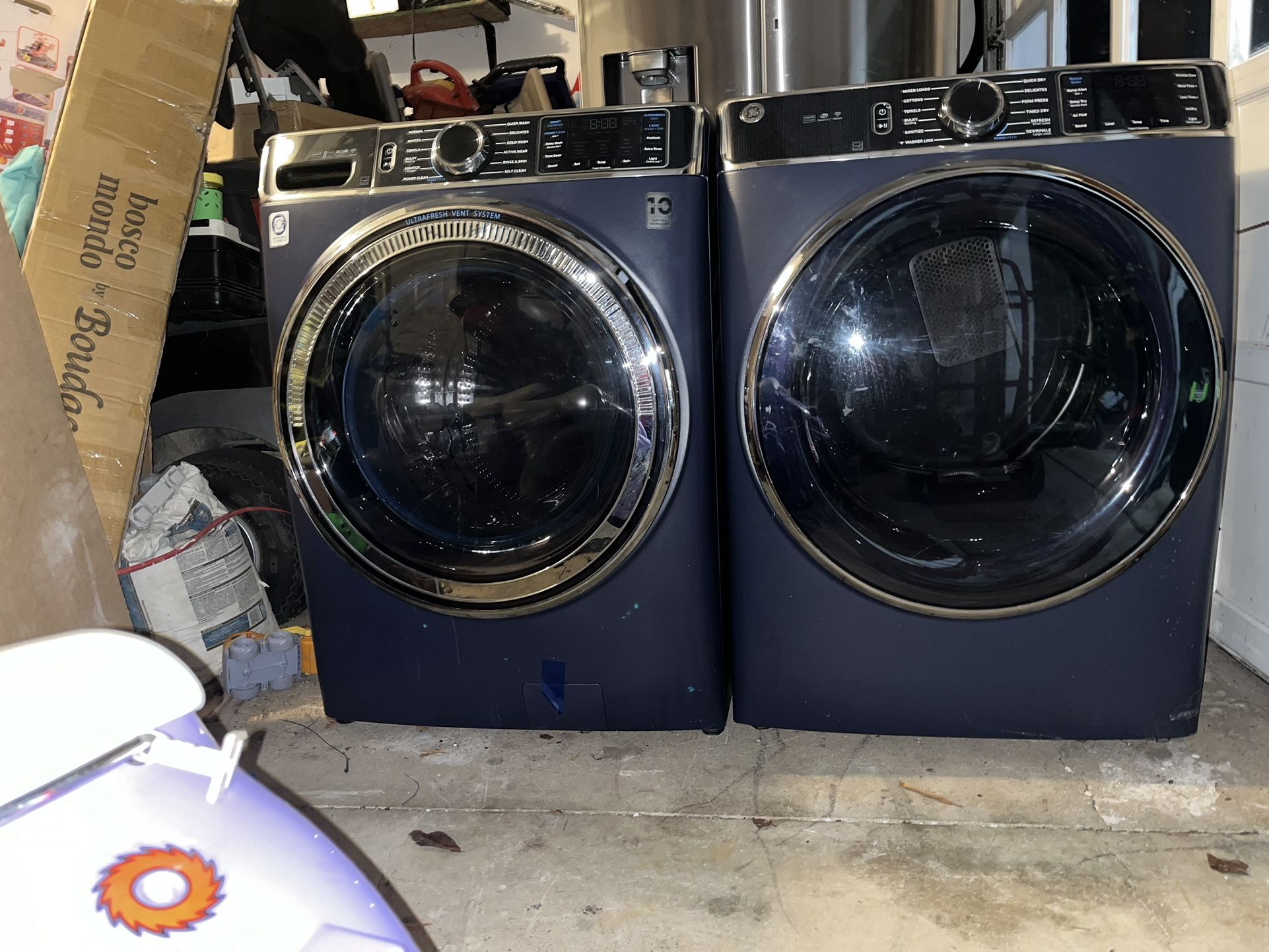 GE Washer And Dryer ( Gas Like New)