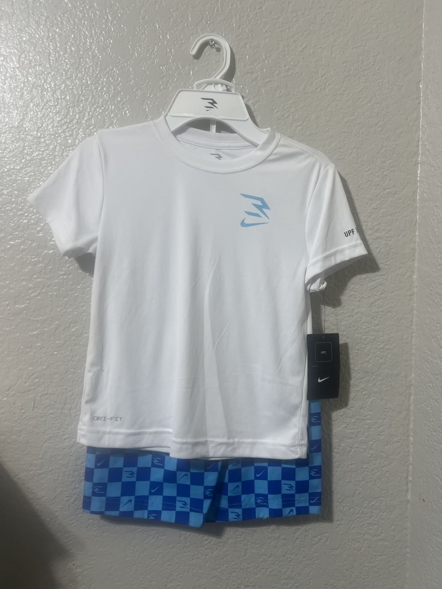 Boys Nike Outfit Sz 6
