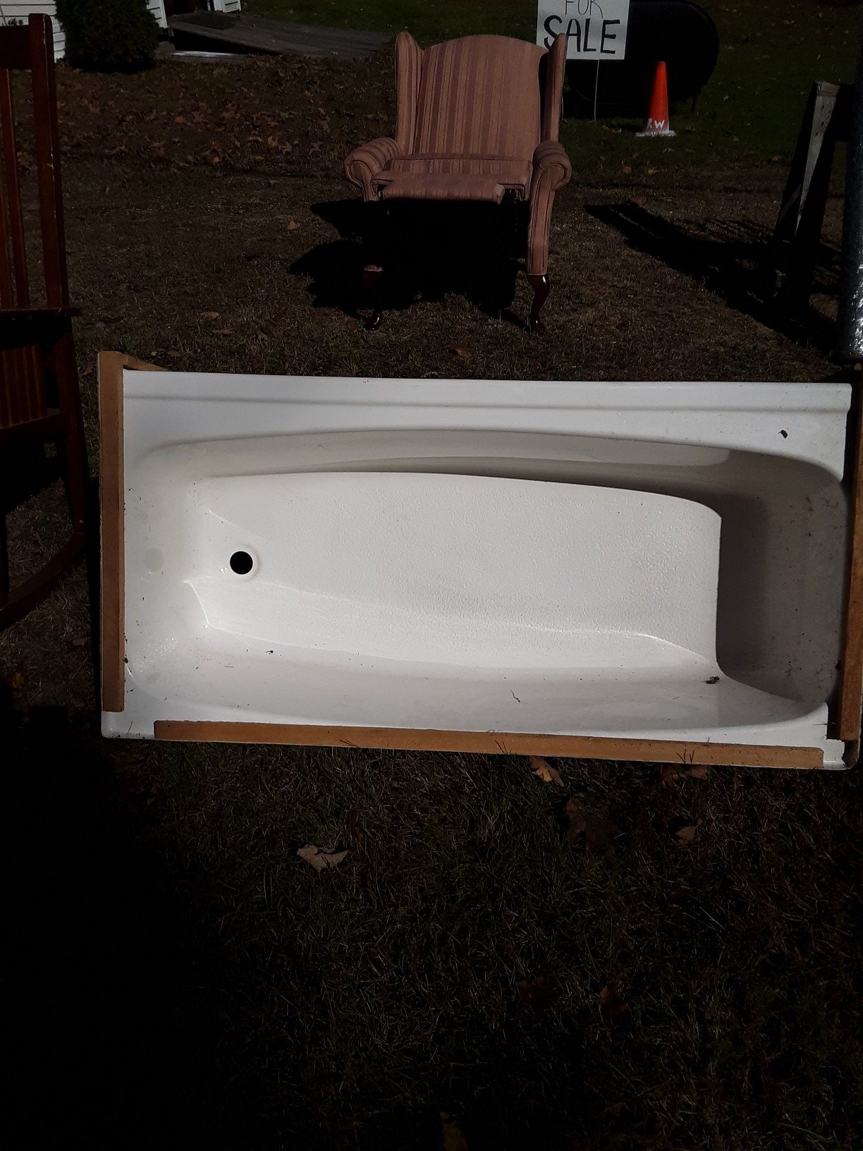 Small bathtub