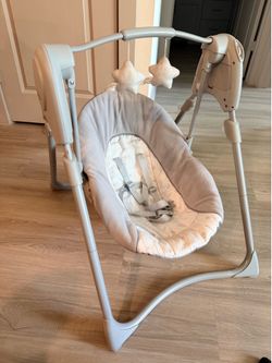 Graco Baby Swing with Star Toys