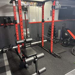 Power rack w/ functional trainer + lat Pulldown/leg extension attachment