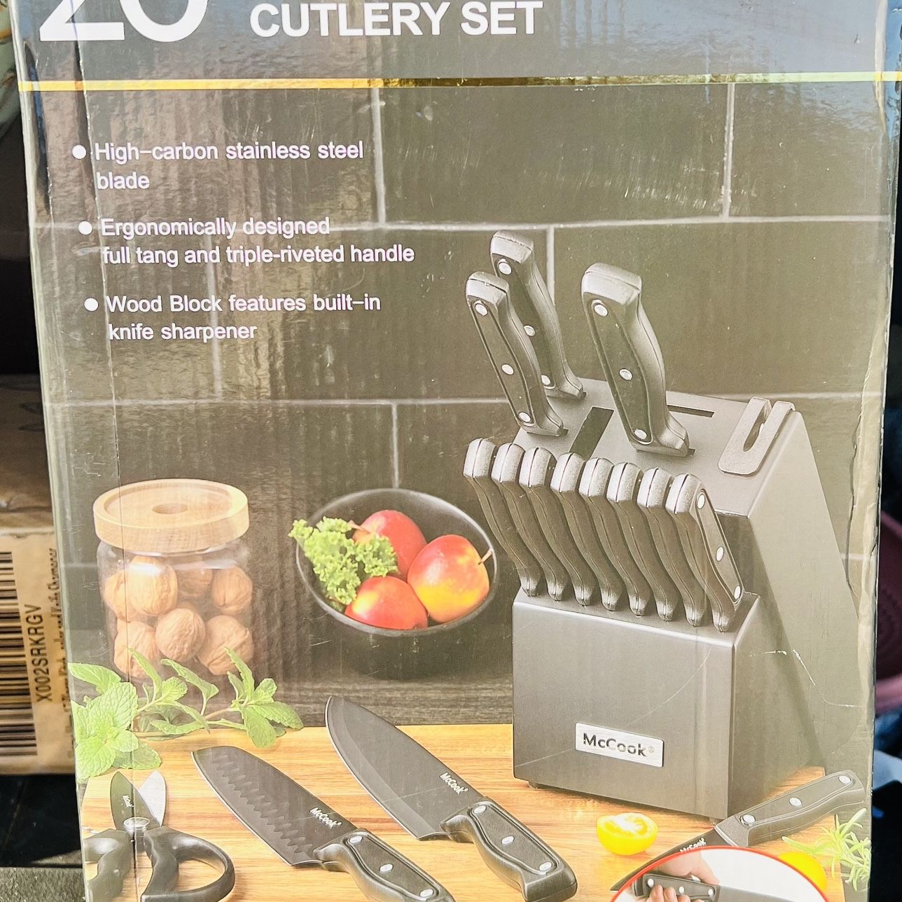 McCook MC21B Knife Sets, 15 Pieces German Stainless Steel Knife Block Sets  with Built-in Sharpener, Black for Sale in San Antonio, TX - OfferUp