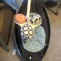 4 Moms Mamaroo Swing