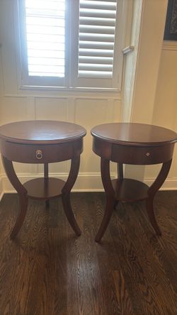 Set of end tables