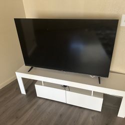 Roku TCL Tv And Tv Stand