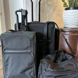 Tumi Traveling Set 