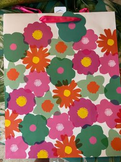 Beautiful brand new Hallmark gift bags
