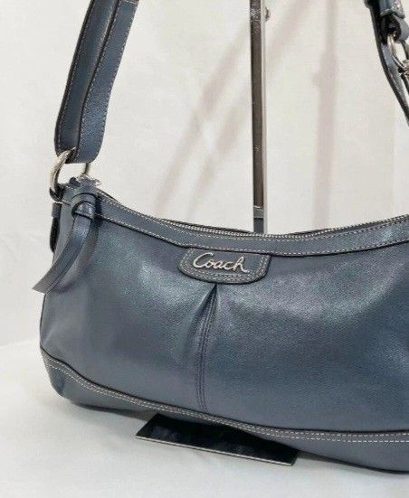 COACH Vintage crossbody/handbag purse