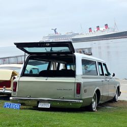 1970 Chevrolet 3 door Suburban