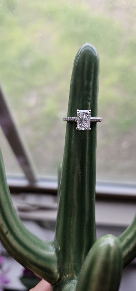 2.73 carat IGI certified lab diamond engagement ring  - clarity: VS2 - color: E - 