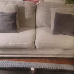 Love Seat PULL-OUT COUCH 