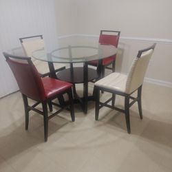 Table And Chairs 