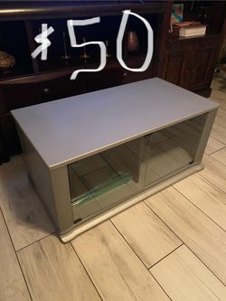 Entertainment Center / Swivel TV Stand 