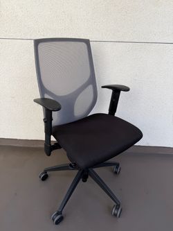 9to5 Seating Ergonomic Chair