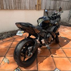 2019 Kawasaki Ninja 650 - ABS (Anti-lock Braking System) Miles: 5,000